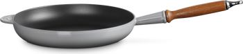 Patelnia żeliwna 28cm z drewnianym uchwytem Mist Grey LE CREUSET