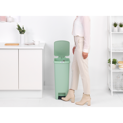 Kosz pedałowy 40l StepUp jade green Brabantia