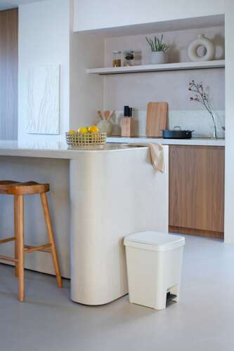 Kosz pedałowy 25l StepUp light grey Brabantia