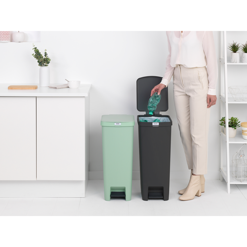 Kosz pedałowy 40l StepUp jade green Brabantia