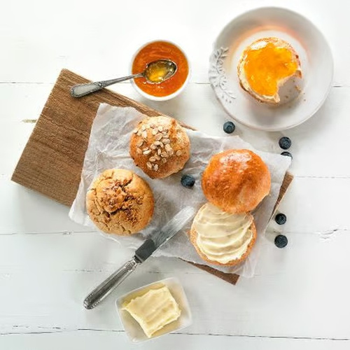 Forma do pieczenia bułek (6 sztuk) perforowana silikonowa brązowa LEKUE