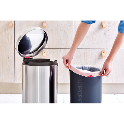 Kosz pedałowy NewIcon 20l stal matowa FPP BRABANTIA
