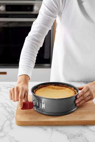 Tortownica 20cm z powłoką nieprzywierającą LEKUE