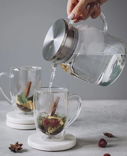 Dzbanek do napojów z pokrywą 1l Wilmax