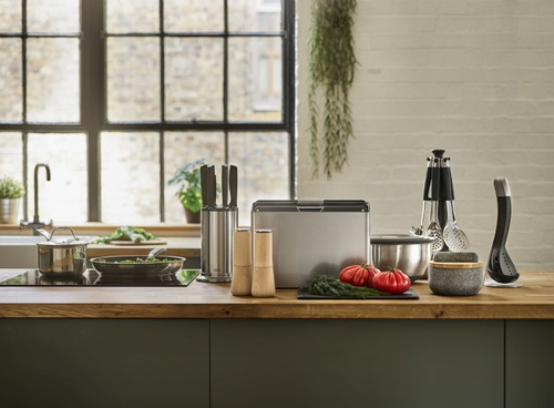 Drewniany młynek do pieprzu Milltop™ JOSEPH JOSEPH