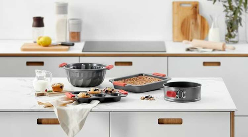 Forma prostokątna do pieczenia ciasta  z powłoką nieprzywierającą LEKUE