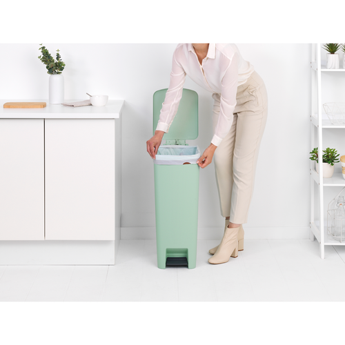 Kosz pedałowy 40l StepUp jade green Brabantia