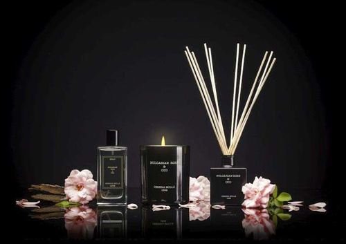 Świeca Premium Bulgarian Rose and Oud 230g CERERIA MOLLA