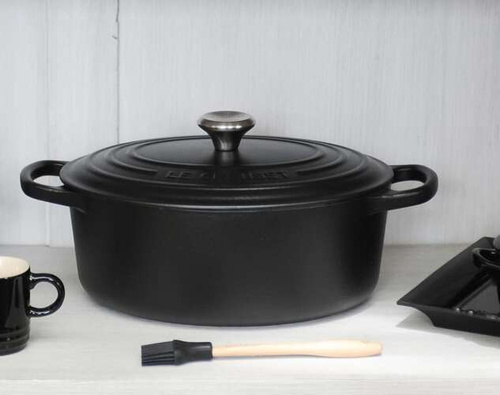 Owalna brytfanna żeliwna 33cm czarna LE CREUSET