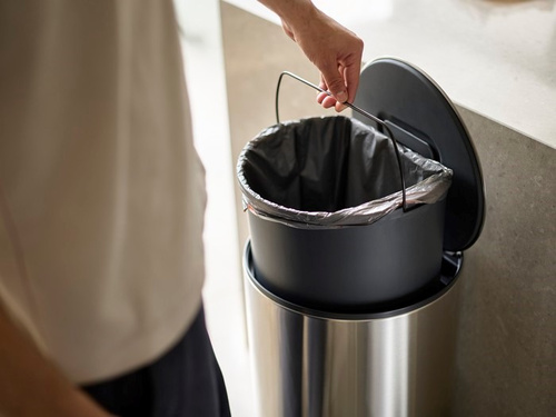 Kosz okrągły 30l Stainless Steel Arc JOSEPH JOSEPH