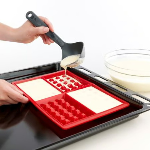 Forma do pieczenia gofrów (2 sztuki) silikonowa czerwona LEKUE 