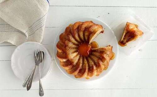 Silikonowa forma do babki 22cm czerwona LEKUE