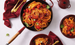 Patelnia żeliwna 28 cm z drewnianym uchwytem garnet LE CREUSET