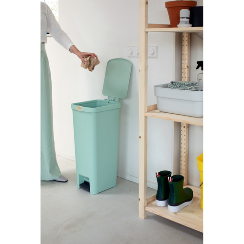 Kosz pedałowy 40l StepUp jade green Brabantia