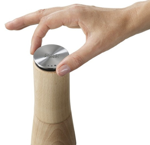 Drewniany młynek do pieprzu Milltop™ JOSEPH JOSEPH