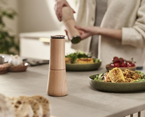 Drewniany młynek do pieprzu Milltop™ JOSEPH JOSEPH