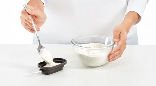 Zestaw 4 foremek do lodów + składany pojemnik Classic Creamy Ice Lolly Moulds LEKUE
