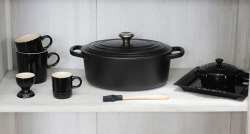 Owalna brytfanna żeliwna 33cm czarna LE CREUSET