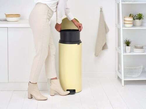 Kosz pedałowy NewIcon 30l Mellow Yellow BRABANTIA